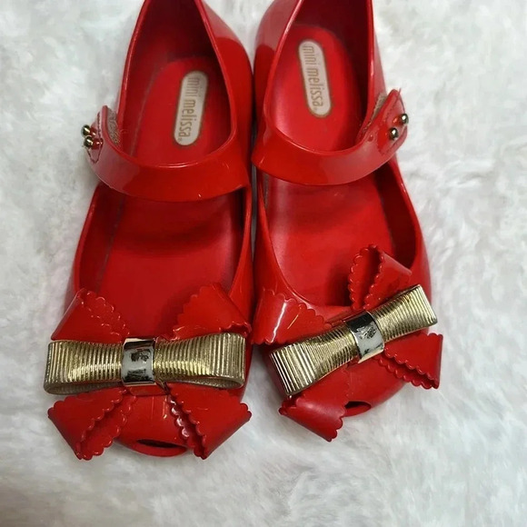 Red mini Melissa size 8 with gold bowl ￼ - Picture 3 of 4